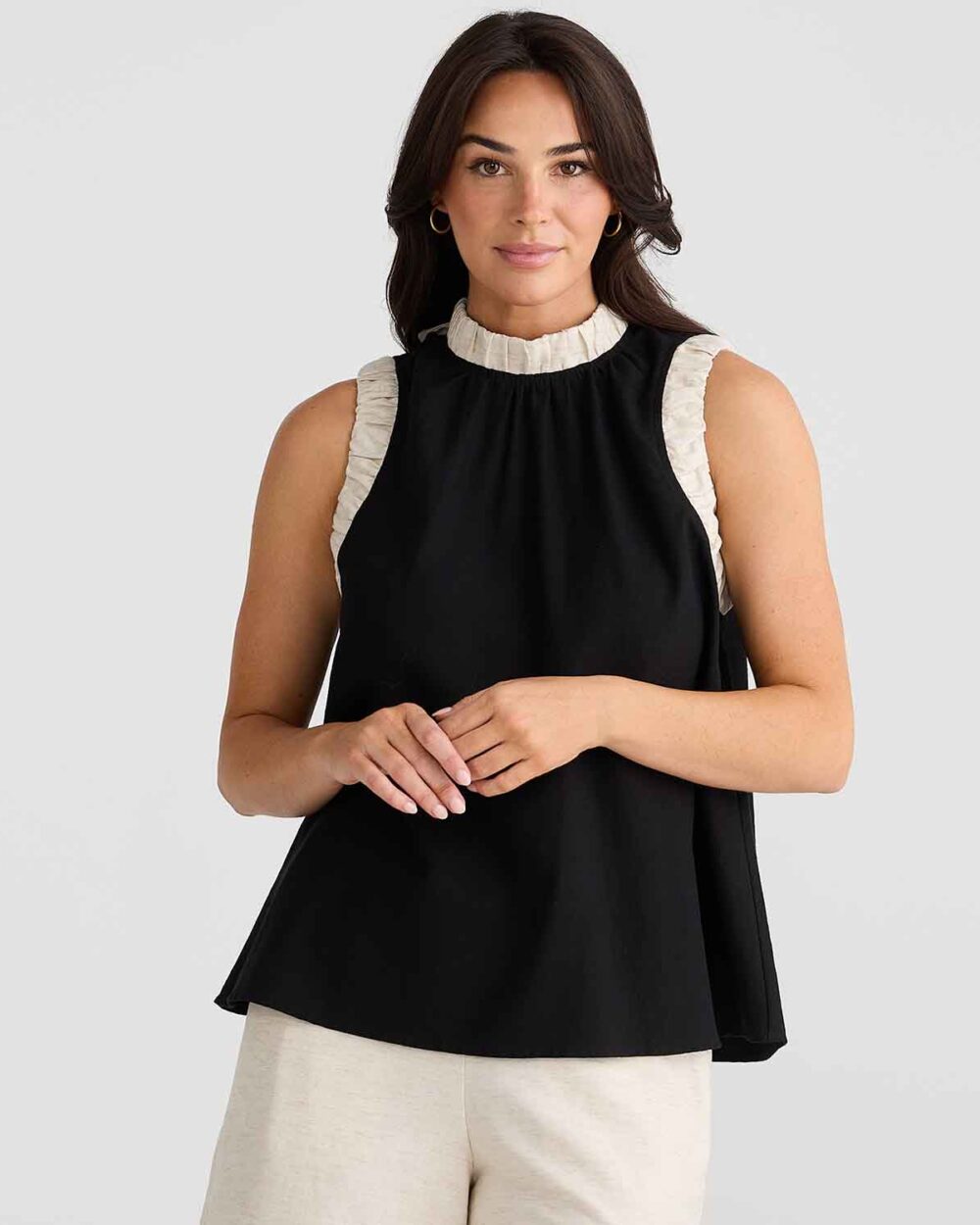 BT24526 1 Kelley Top Black W Natural 3