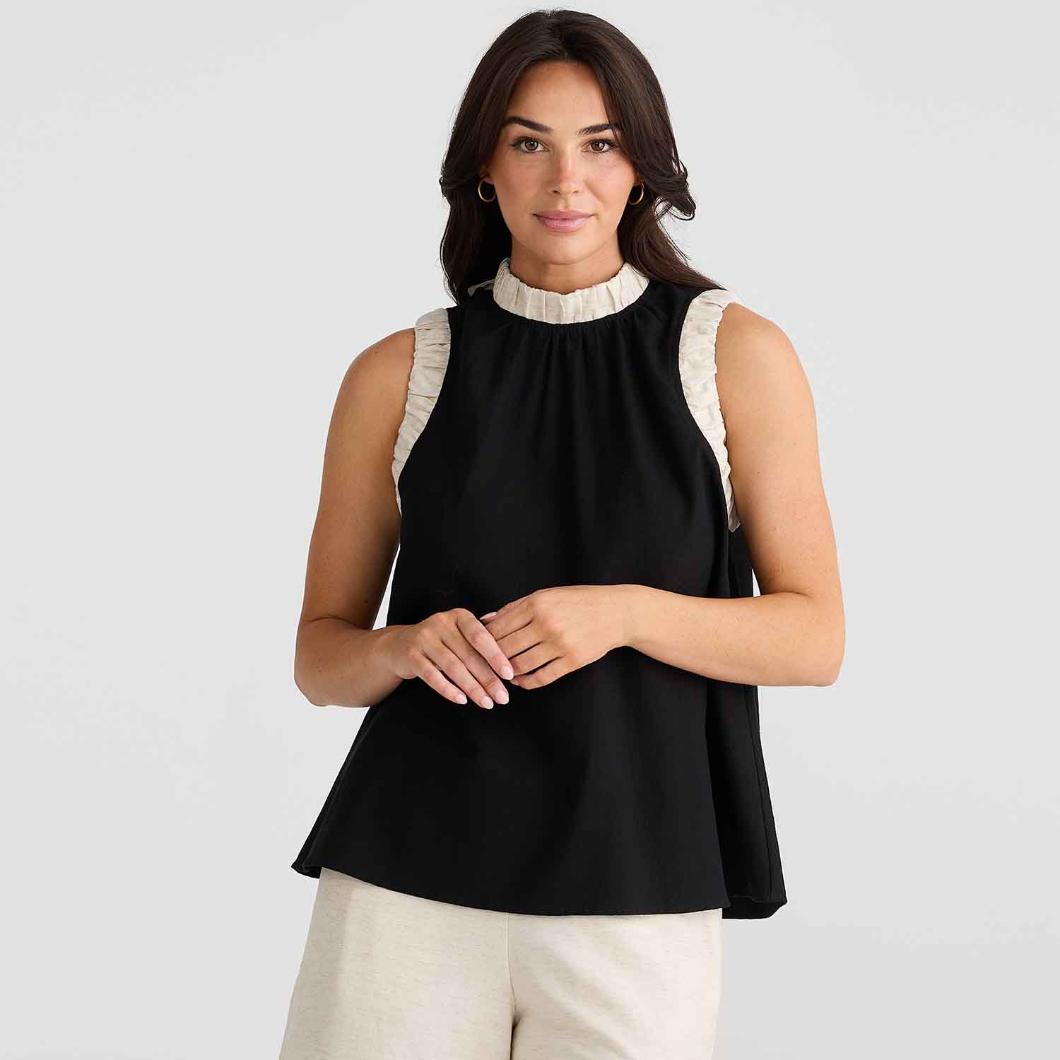 BRAVE&TRUE Kelley Black Linen Blend Top - BT24526 1 BT24526 1 Kelley Top Black W Natural 3