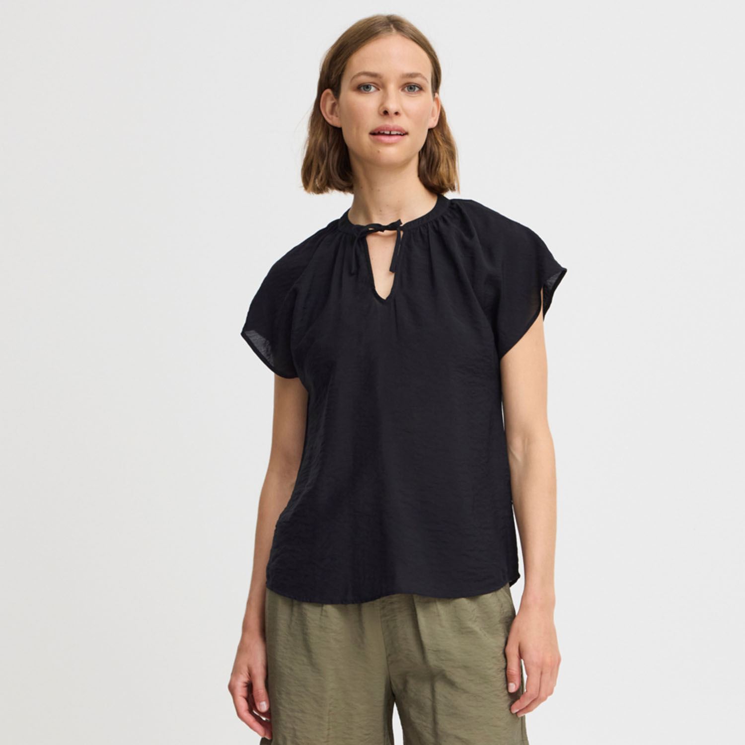 B YOUNG MMHAILEY Blouse in Black - 20816543 1 20816543