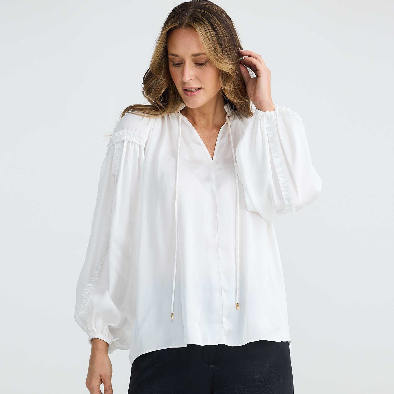 BRAVE&TRUE BT250381 RITZ BLOUSE-WHITE 1 BT25038 1 Ritz Blouse White 1
