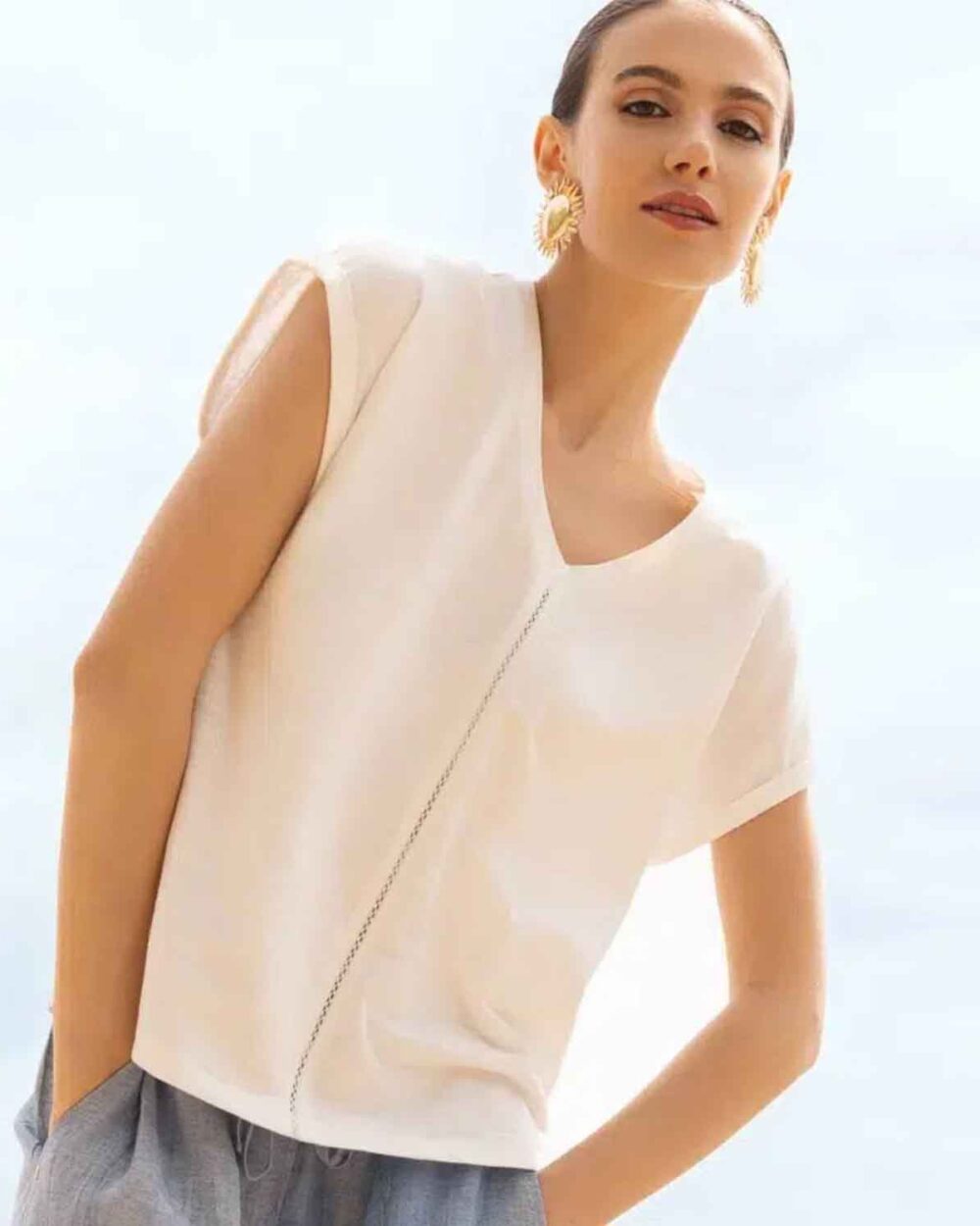 A47105.1 white