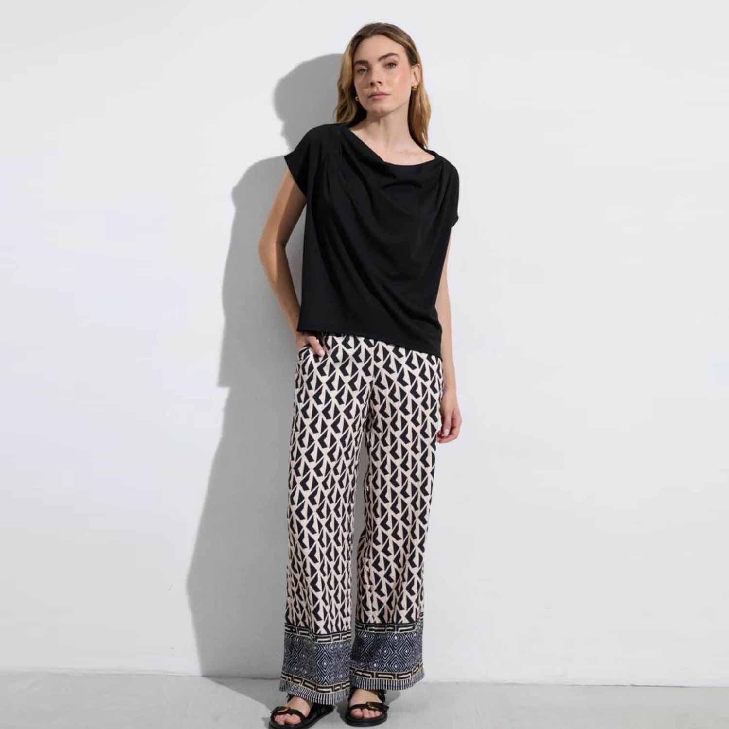 BARILOCHE CISNE PRINT TROUSERS-BLACK/CREAM 1 BARILOCHE CISNE PRINT TROUSERS-BLACK/CREAM