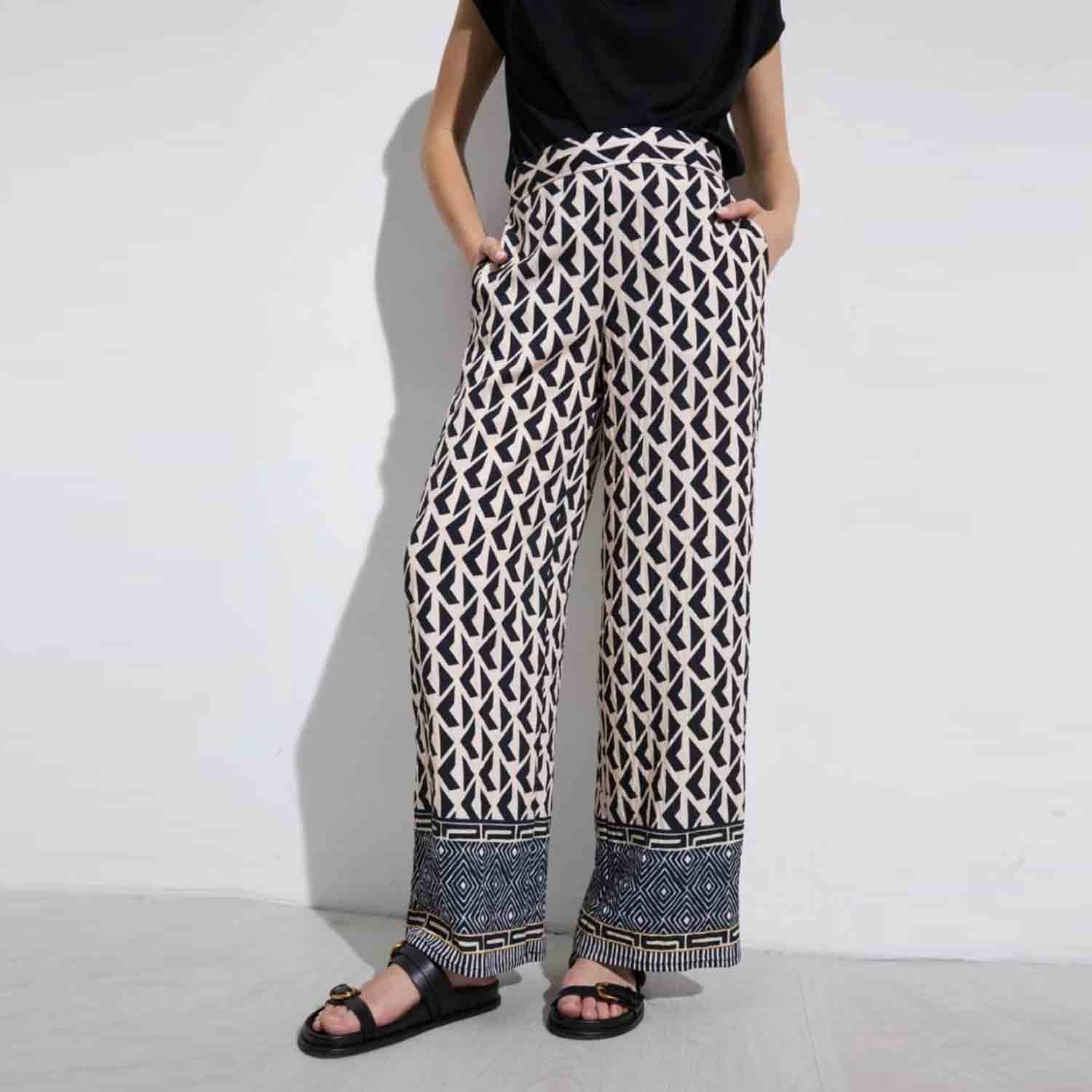 Cisne2a Cisne2a 004965-BK/CRM