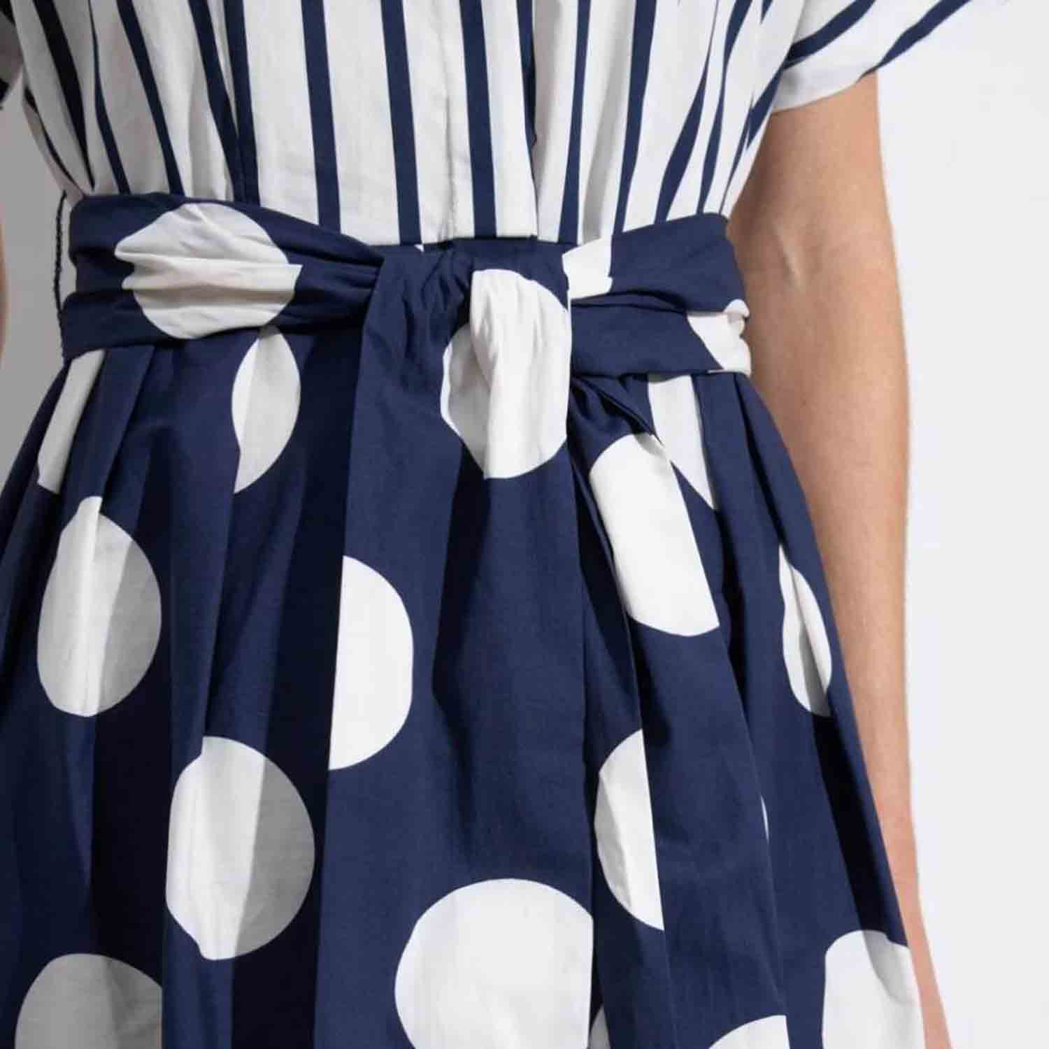 Daroca2a Daroca2a 004966-NAVY/WHITE