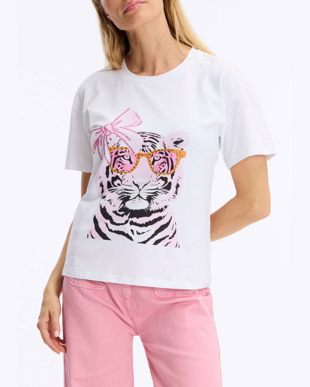 white t shirt